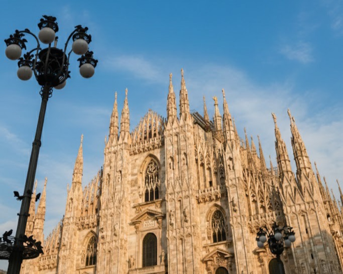 Esplora Milano: tra storia, eleganza e cultura nella zona Duomo